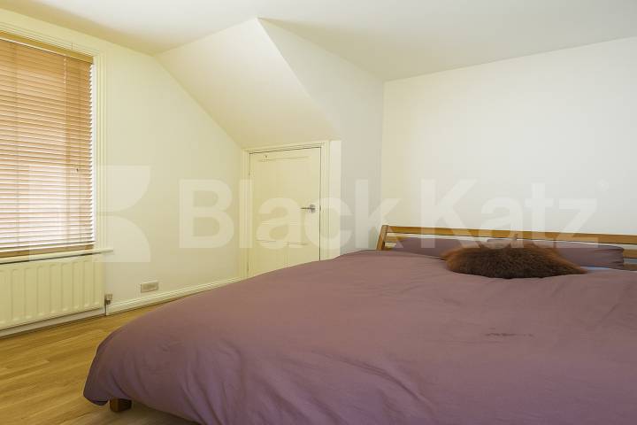 Bright 2-bed garden flat on Priory Road N8 with modern interiors and garden Priory Road, Muswell Hill 
